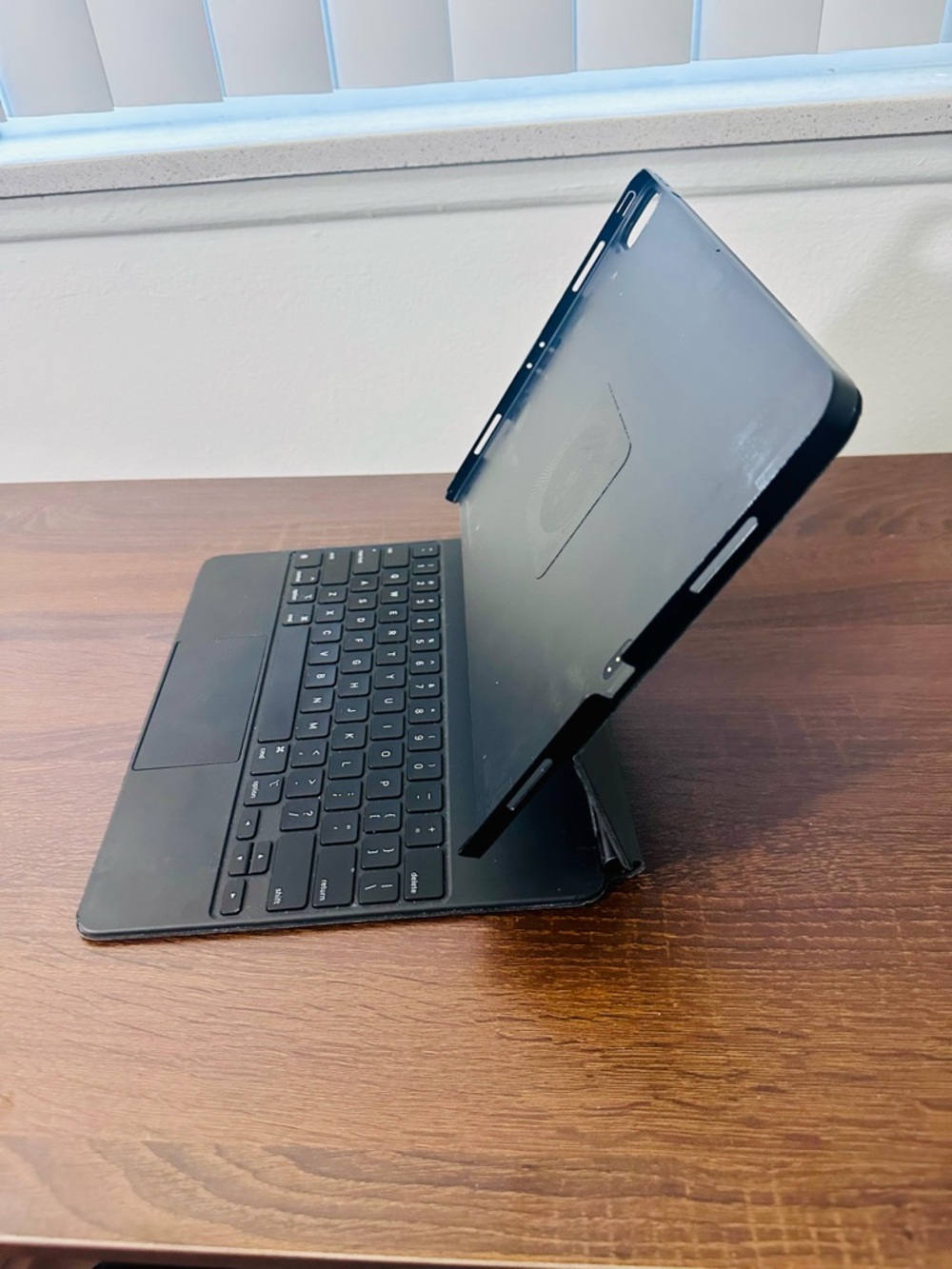 Apple Magic Keyboard Case compatible with Ipad Pro (6th gen)